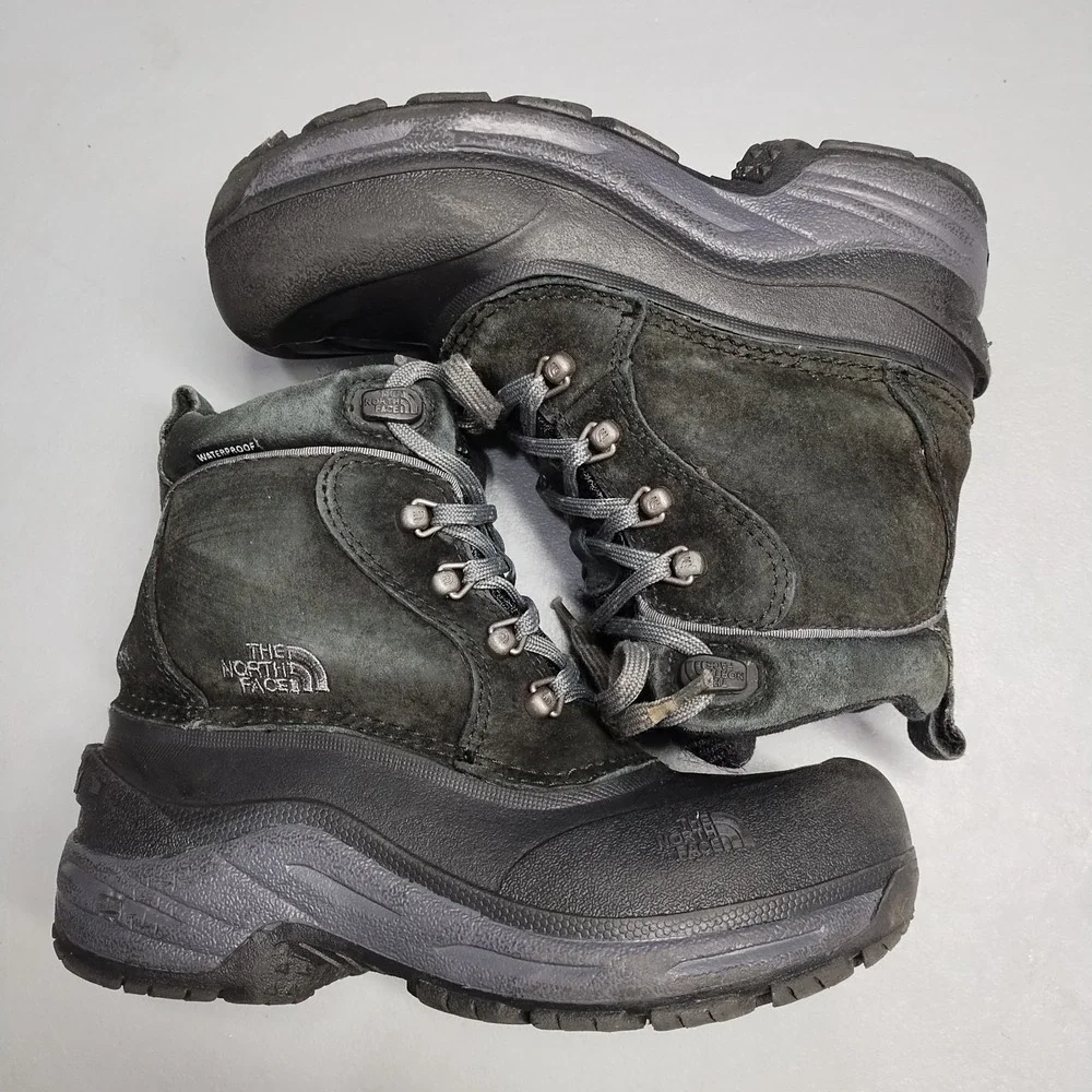 The North Face Chilkat II Winter Snow Boots Boys Size 4 Black Waterproof Lace Up